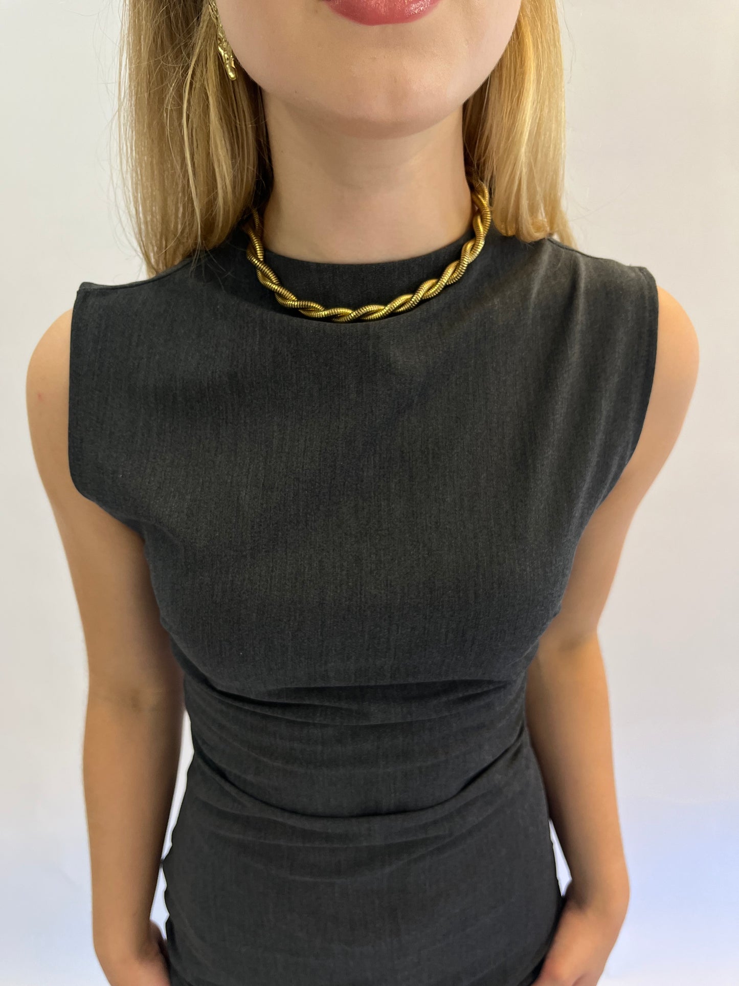 TWISTED NECKLACE
