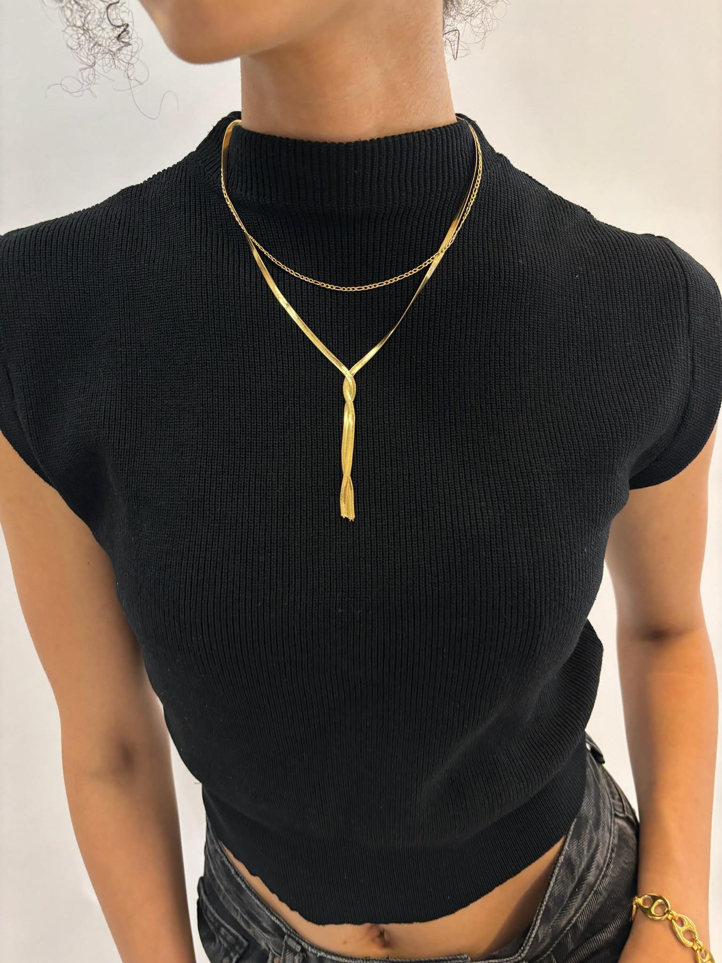 SLEEK NECKLACE