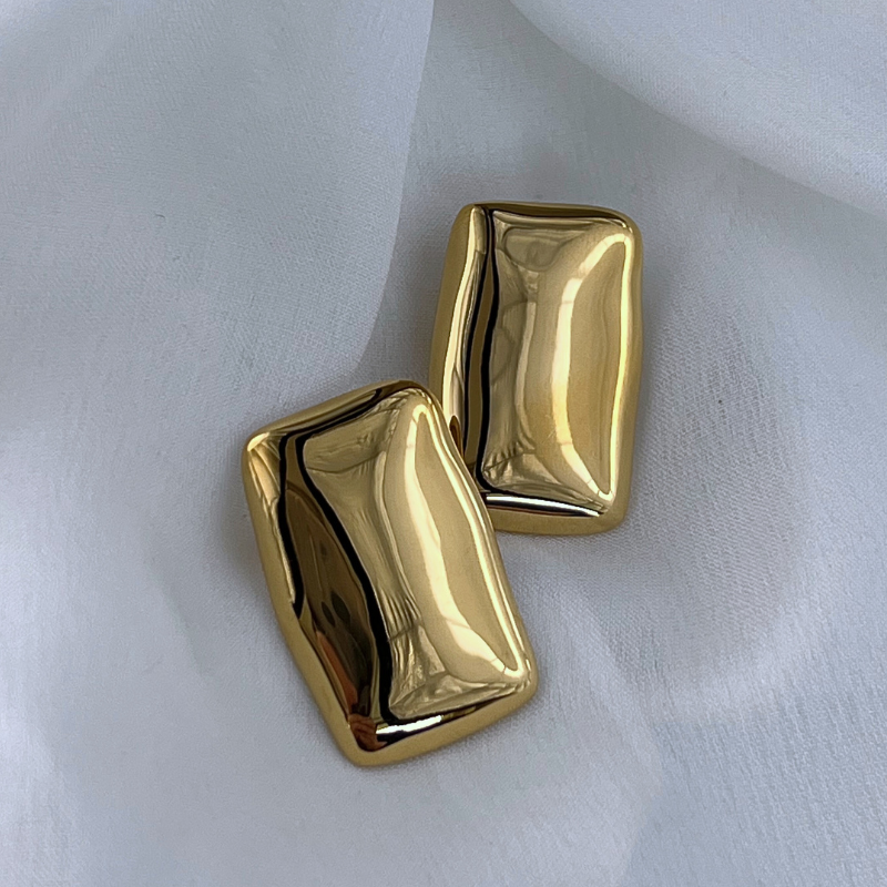 PLATE EARRINGS