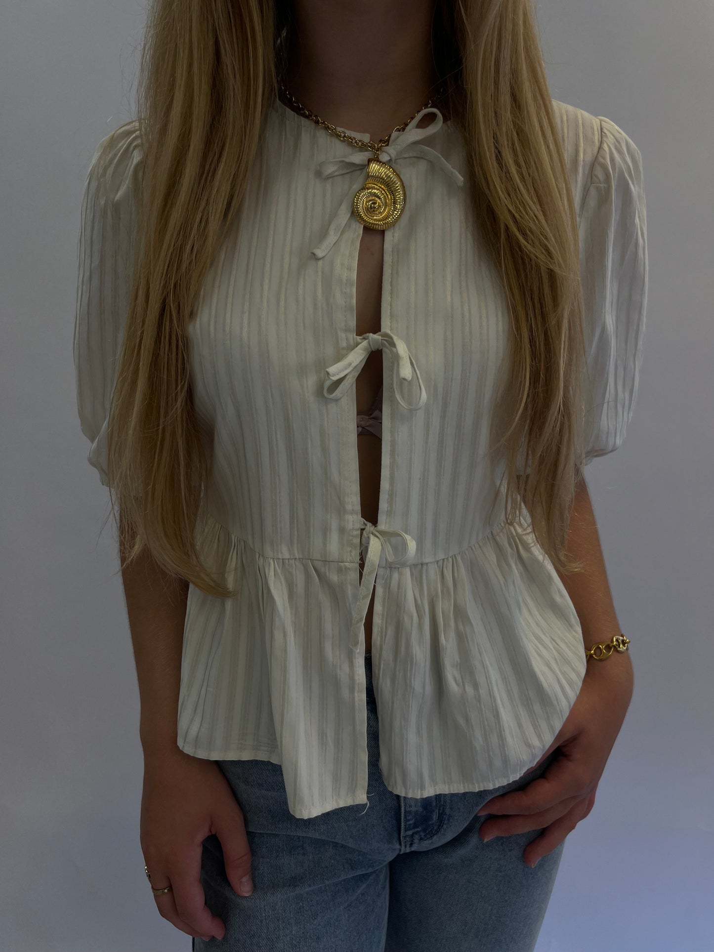 SHELL NECKLACE