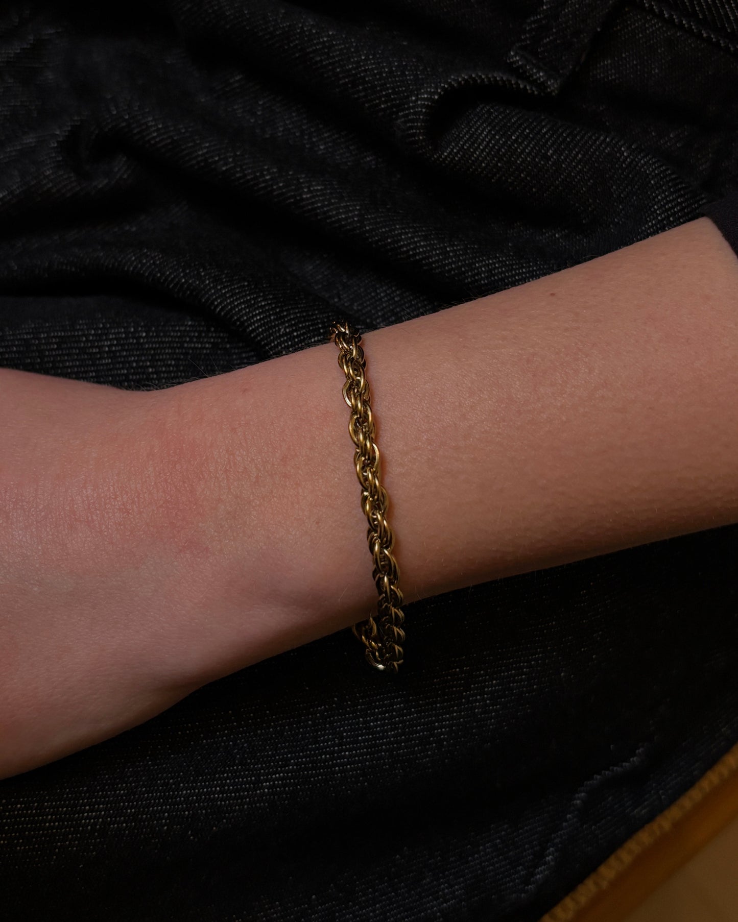 TWIST BRACELET