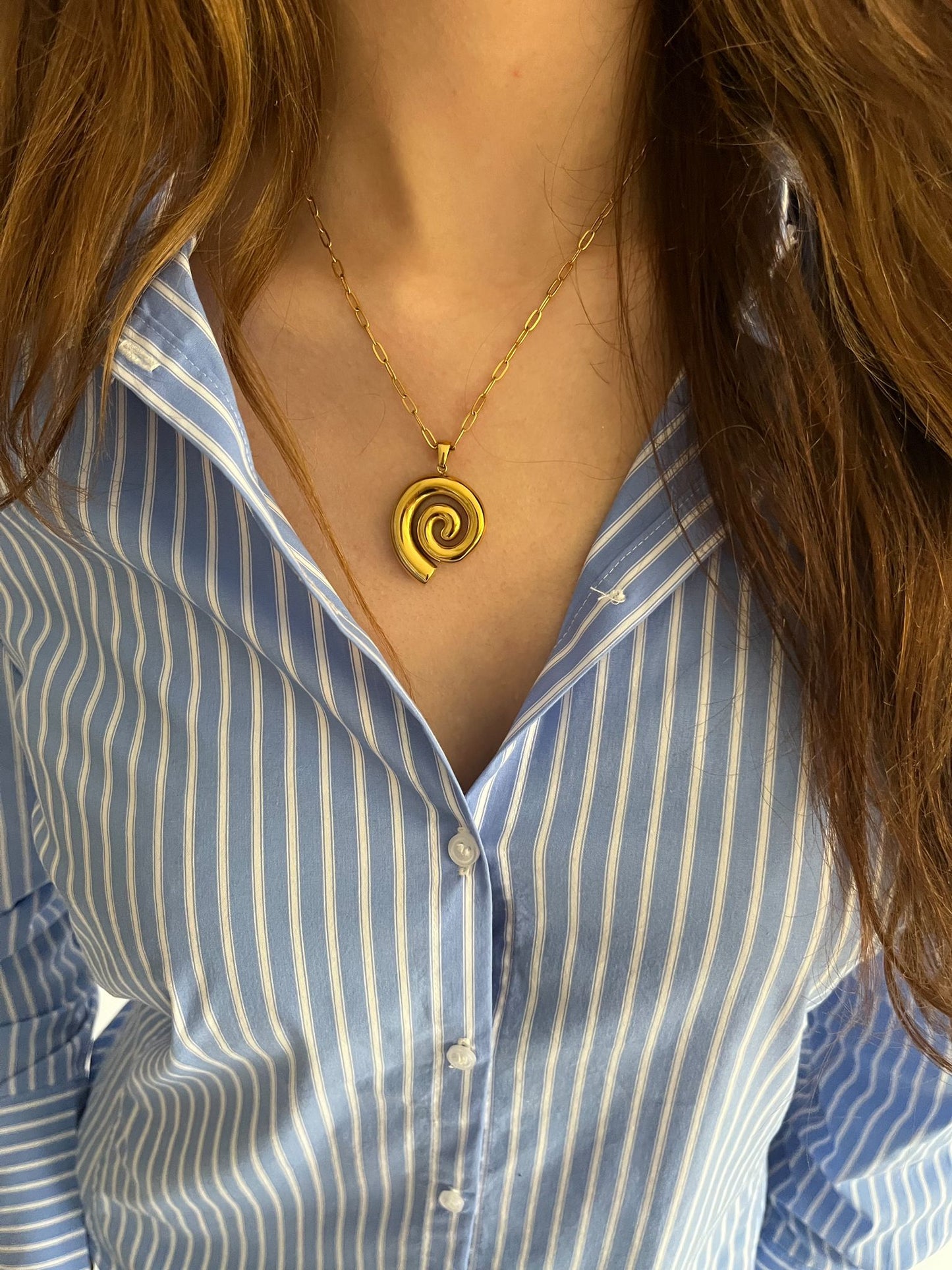 SWIRL NECKLACE
